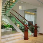 Bo tri cau thang, phong thuy bac cau thang, cach bo tri cau thang, cau thang phong thuy trong nha